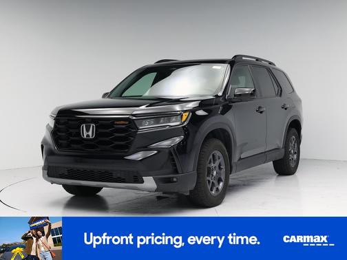 Black 2024 Honda Pilot Trailsport