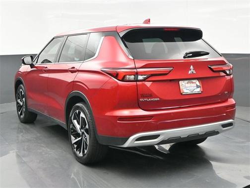 2023 Mitsubishi Outlander SE