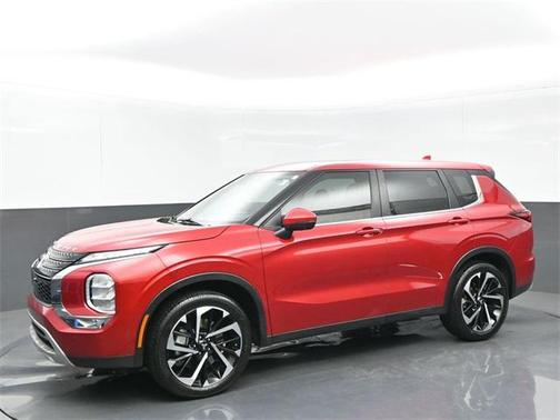 2023 Mitsubishi Outlander SE