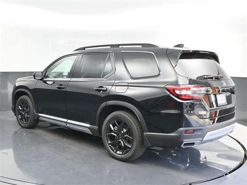 2025 Honda Pilot Touring 8-Passenger