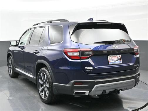 2024 Honda Pilot Touring 8-Passenger