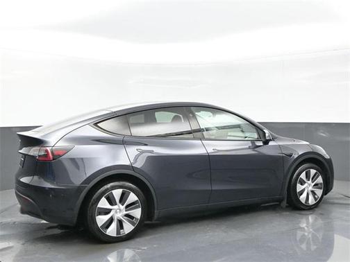 2024 Tesla Model Y Standard Range