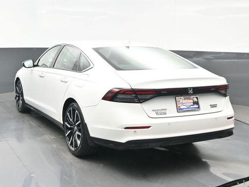 Platinum White Pearl 2023 Honda Accord Hybrid Touring