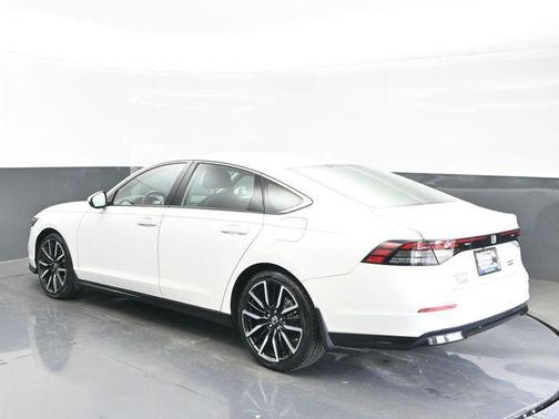 Platinum White Pearl 2023 Honda Accord Hybrid Touring