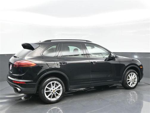 2017 Porsche Cayenne Platinum Edition