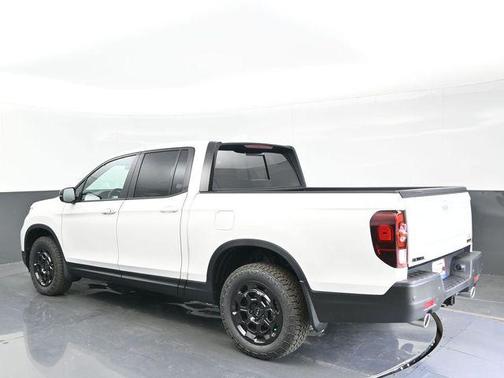 Platinum White Pearl 2026 Honda Ridgeline TrailSport+