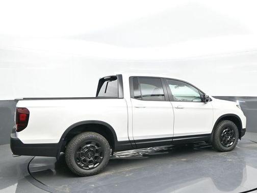 Platinum White Pearl 2026 Honda Ridgeline TrailSport+