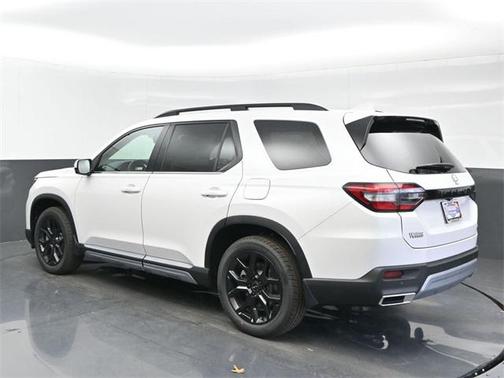 2025 Honda Pilot Touring 8-Passenger