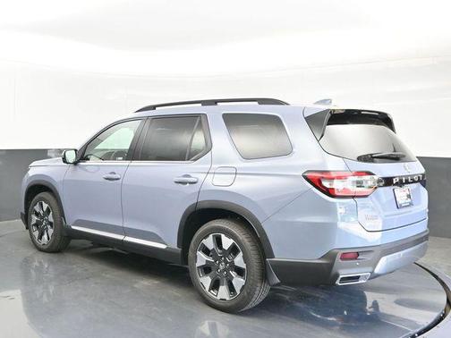 Sonic Gray Pearl 2026 Honda Pilot Touring 8-Passenger