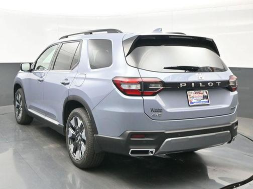 Sonic Gray Pearl 2026 Honda Pilot Touring 8-Passenger