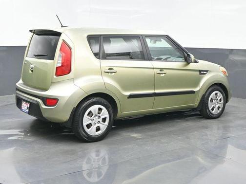 Alien Pearl Metallic 2013 Kia Soul Base