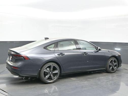 Meteorite Gray Metallic 2026 Honda Accord SE