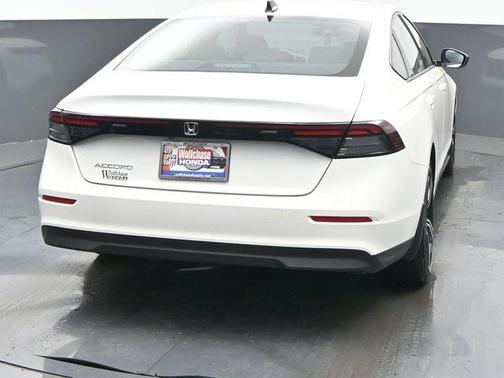 Platinum White Pearl 2026 Honda Accord SE