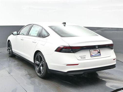 Platinum White Pearl 2026 Honda Accord SE