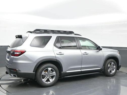 Solar Silver Metallic 2026 Honda Pilot EX-L