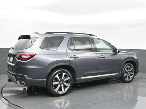 2023 Honda Pilot Touring 8-Passenger