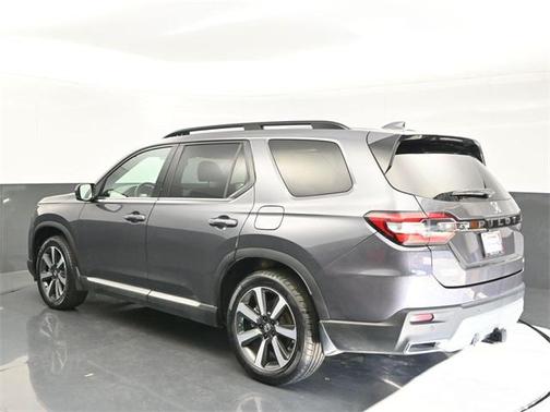2023 Honda Pilot Touring 8-Passenger