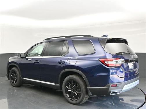 2025 Honda Pilot Touring 8-Passenger