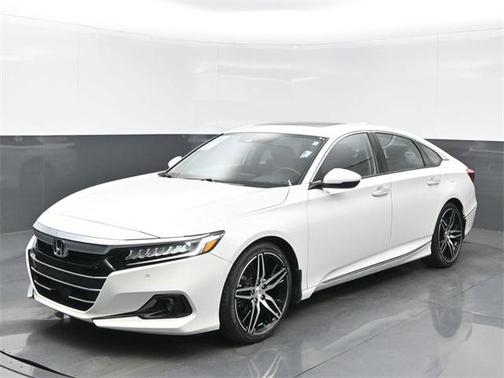 Platinum White Pearl 2022 Honda Accord Touring 2.0T Sedan
