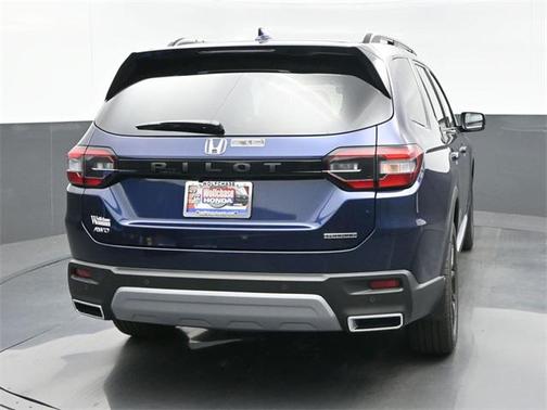 2025 Honda Pilot Touring 8-Passenger