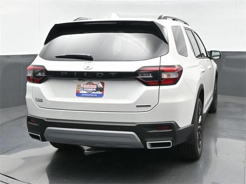 2025 Honda Pilot Touring 8-Passenger
