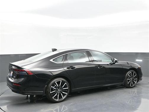 2025 Honda Accord Touring 2.0T