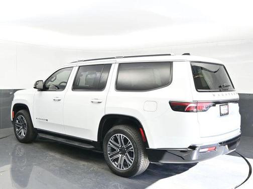 2024 Jeep Wagoneer Base