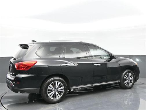 2020 Nissan Pathfinder SV