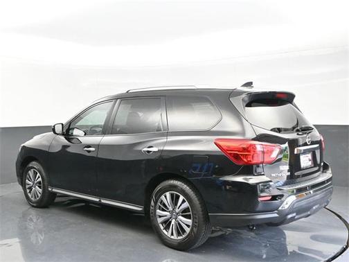 2020 Nissan Pathfinder SV