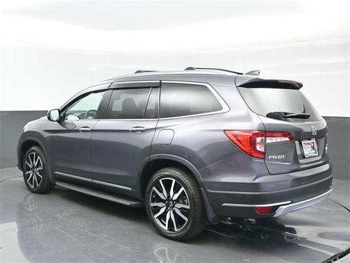 2022 Honda Pilot Touring 8-Passenger