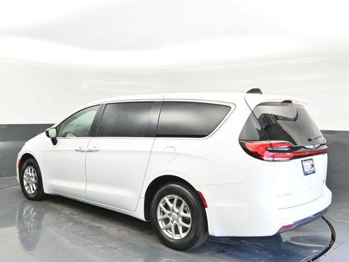 2025 Chrysler Pacifica L