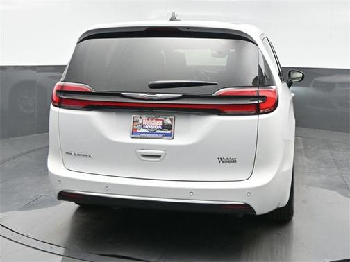 2025 Chrysler Pacifica L