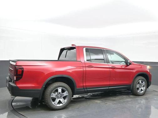 Radiant Red Metallic II 2026 Honda Ridgeline RTL