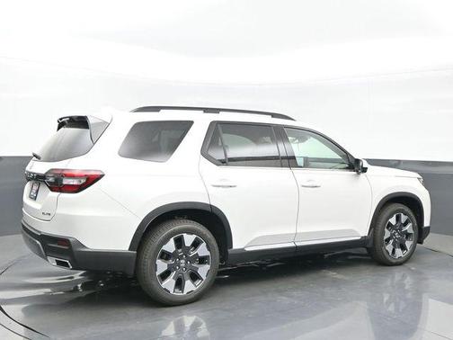 Platinum White Pearl 2026 Honda Pilot Elite