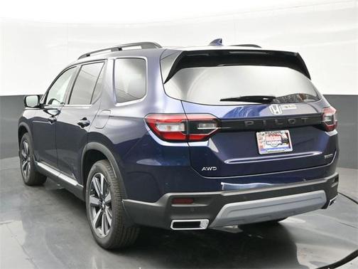 2025 Honda Pilot Touring 8-Passenger