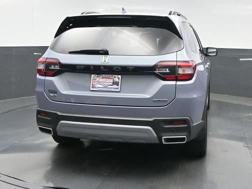 Sonic Gray Pearl 2024 Honda Pilot Touring 8-Passenger