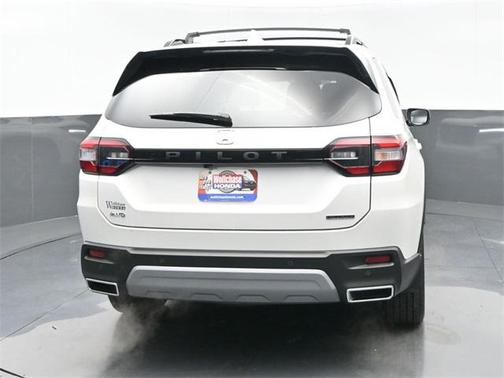 2025 Honda Pilot Touring 8-Passenger