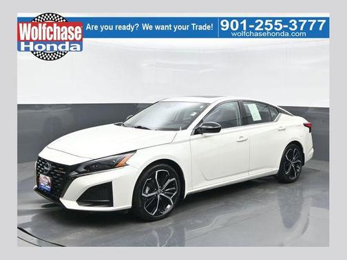 Pearl White Tricoat 2025 Nissan Altima 2.5 SR