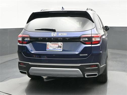 2025 Honda Pilot Touring 8-Passenger