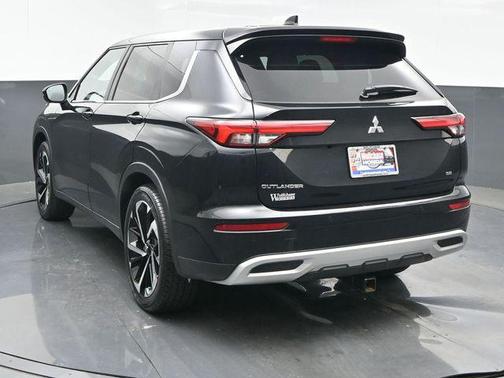 Black Diamond 2022 Mitsubishi Outlander SE