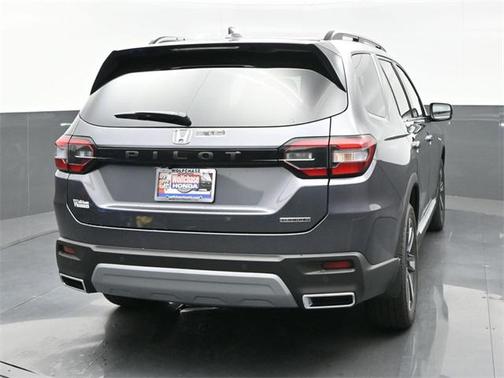 2025 Honda Pilot Touring 8-Passenger
