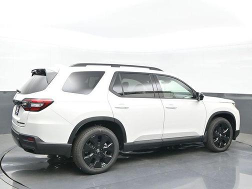 Platinum White Pearl 2026 Honda Pilot Black Edition