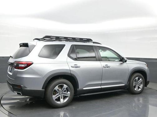 Solar Silver Metallic 2026 Honda Pilot EX-L