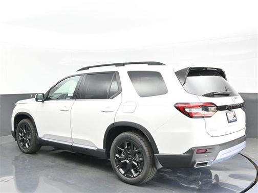 2025 Honda Pilot Touring 8-Passenger
