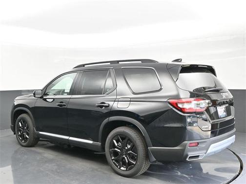 2025 Honda Pilot Touring 8-Passenger