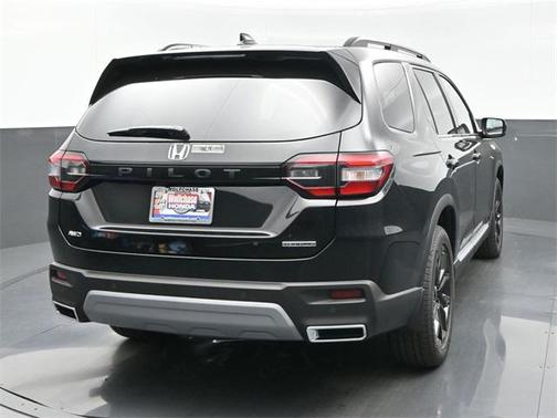 2025 Honda Pilot Touring 8-Passenger