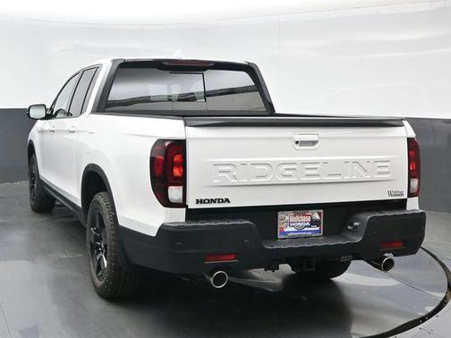 Platinum White Pearl 2026 Honda Ridgeline Black