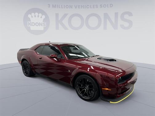 Photo 2 of 32 of 2021 Dodge Challenger R/T Scat Pack