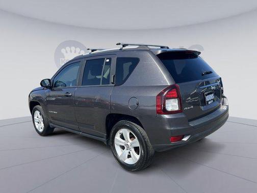 Granite Crystal Metallic Clearcoat 2017 Jeep Compass Latitude