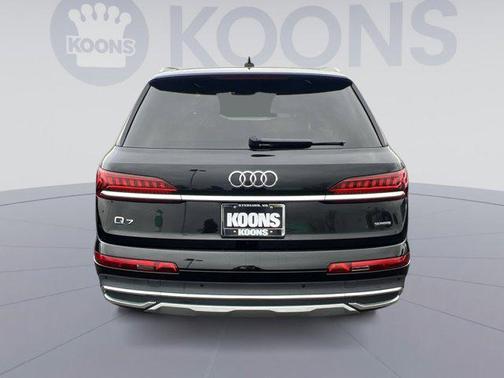 2022 Audi Q7 45 Premium
